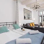 Lux Center Soltyka By Renters شقة
