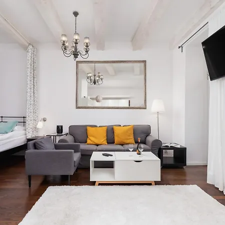 Lux Center Soltyka By Renters Appartamento